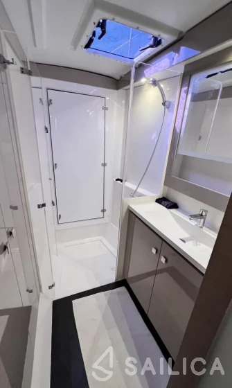 Lucia 40 - Yacht Charter Sailica