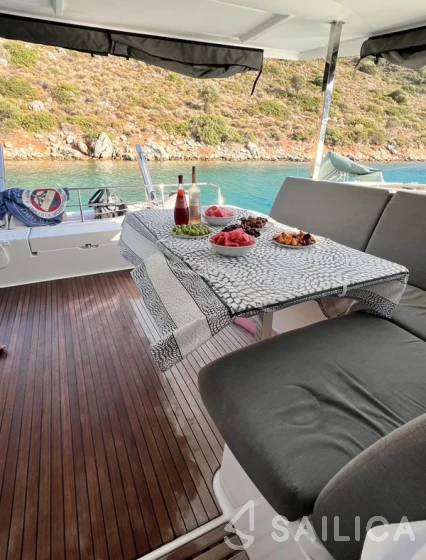 Lucia 40 - Yacht Charter Sailica