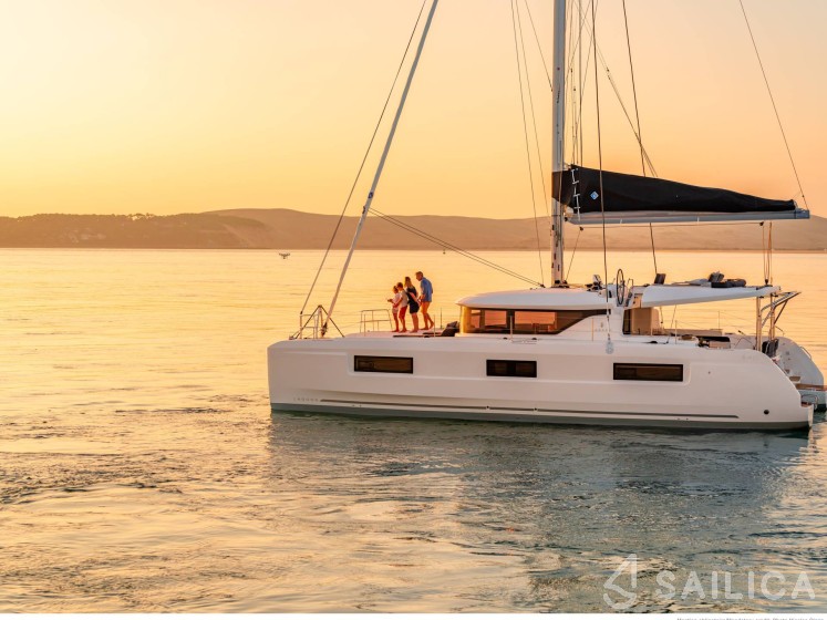 Lagoon 46  - Photo #4 Lagoon 46  - Yacht Charter Sailica
