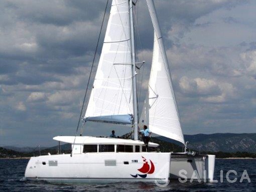 Lagoon 400 - Yacht Charter Sailica