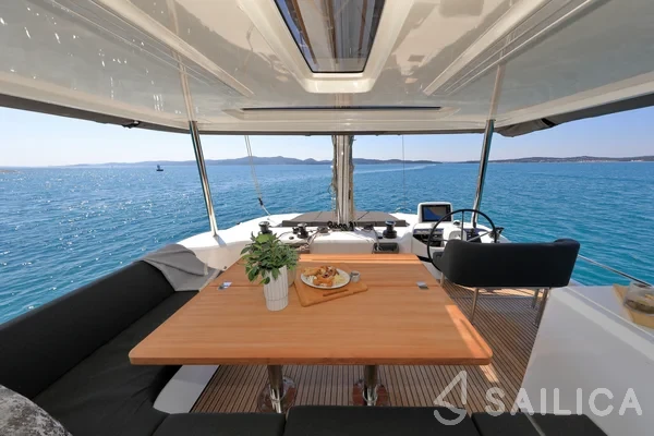 Lagoon 55 - Yacht Charter Sailica