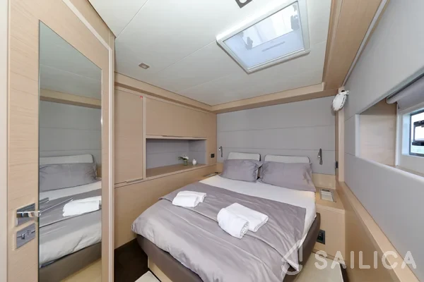 Lagoon 55 - Yacht Charter Sailica