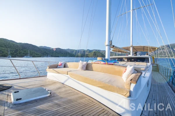 Gulet - Yacht Charter Sailica