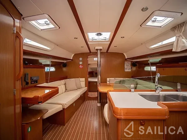 Sun Odyssey 42i - Yacht Charter Sailica