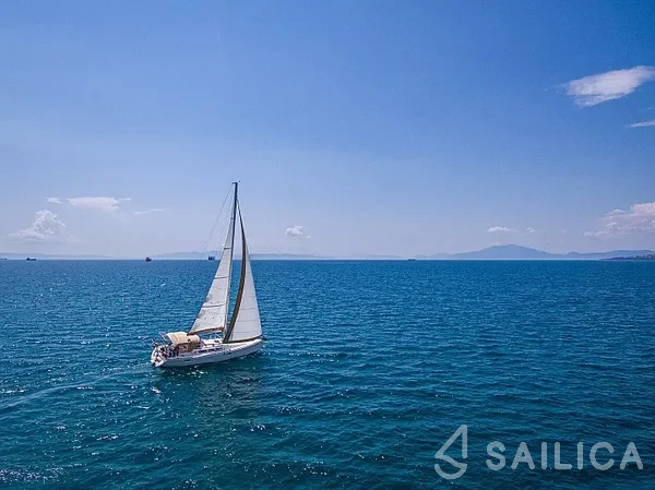 Sun Odyssey 42i - Yacht Charter Sailica