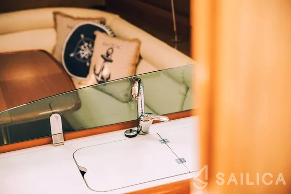 Sun Odyssey 42i - Yacht Charter Sailica