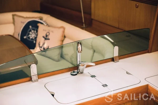 Sun Odyssey 42i - Yacht Charter Sailica