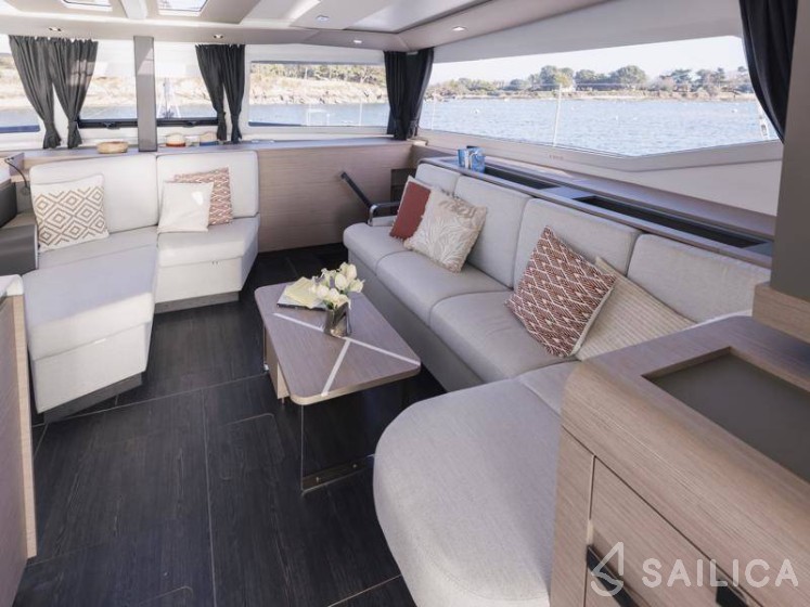 Aura 51 - Yacht Charter Sailica
