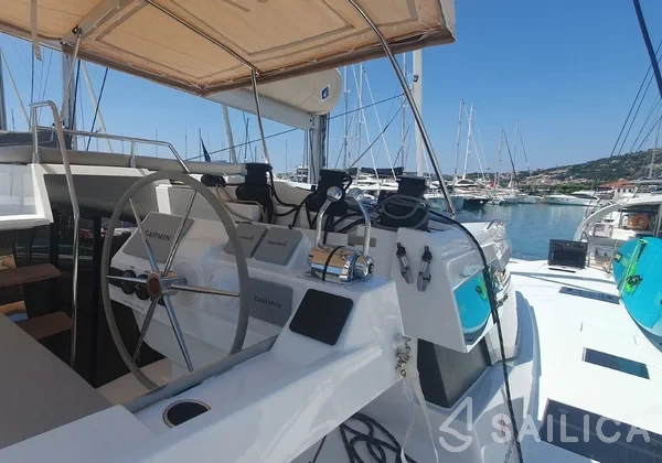 Aura 51 - Yacht Charter Sailica