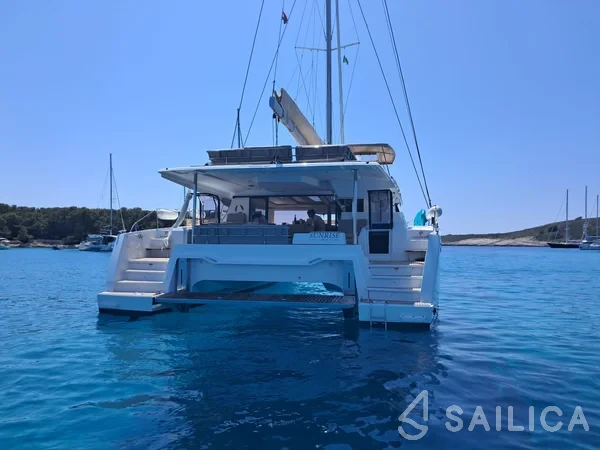 Aura 51 - Yacht Charter Sailica