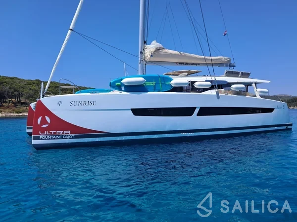 Aura 51 - Yacht Charter Sailica