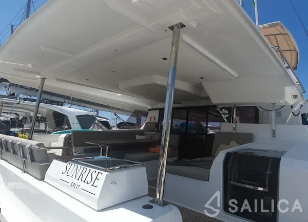 Aura 51 - Yacht Charter Sailica