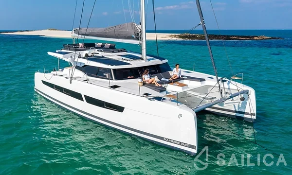 Aura 51 - Yacht Charter Sailica