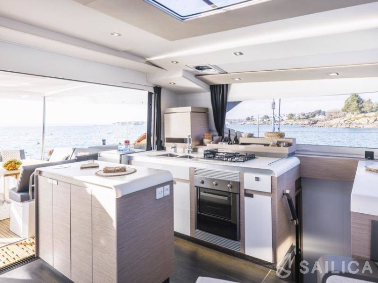 Aura 51 - Yacht Charter Sailica
