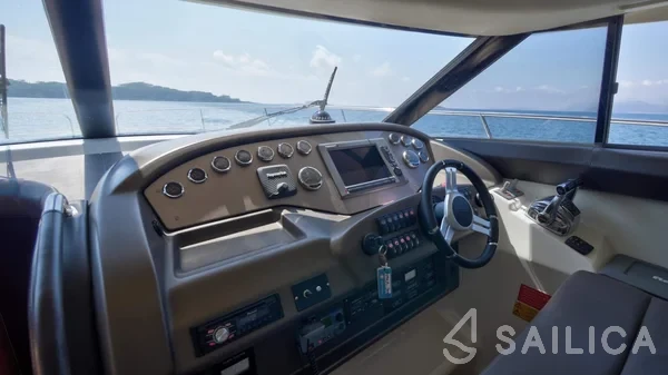 Prestige 440 - Yacht Charter Sailica