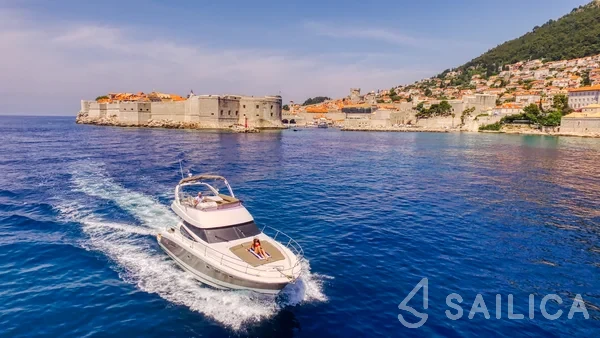 Prestige 440 - Yacht Charter Sailica