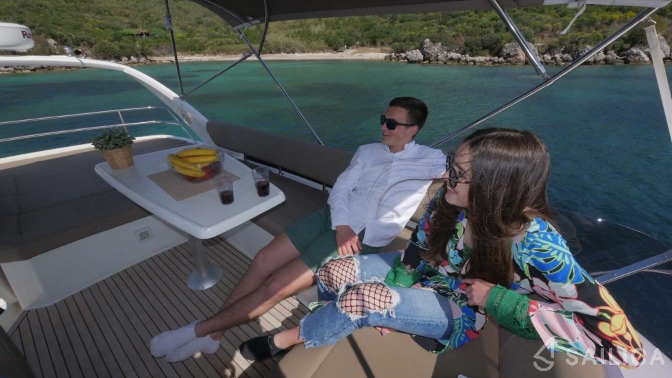 Prestige 440 - Yacht Charter Sailica