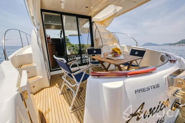 Prestige 440 - Yacht Charter Sailica