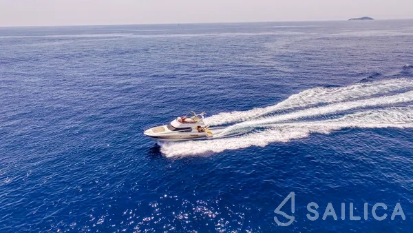 Prestige 440 - Yacht Charter Sailica