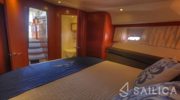 Prestige 440 - Yacht Charter Sailica