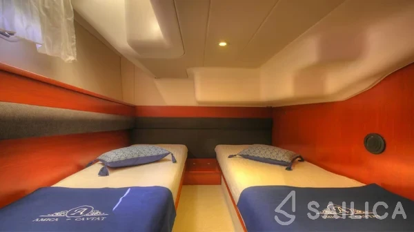 Prestige 440 - Yacht Charter Sailica