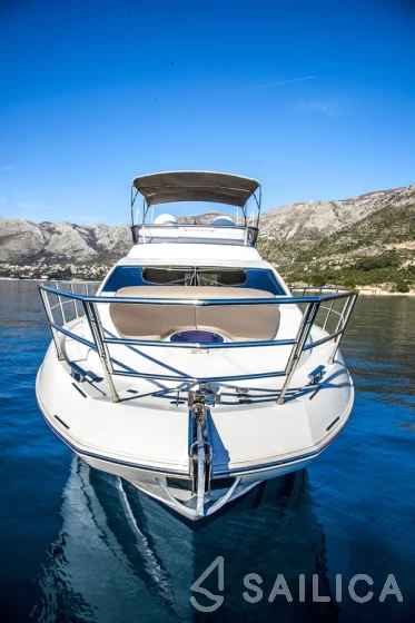 Azimut 43 - Yacht Charter Sailica