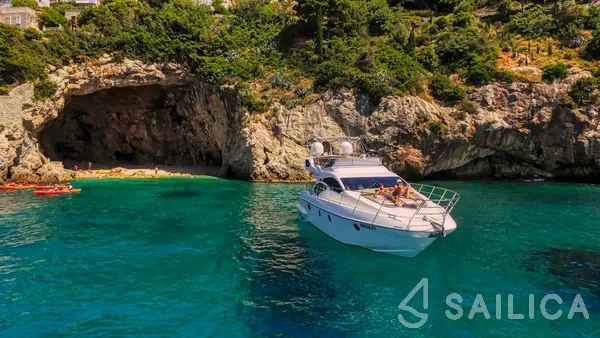 Azimut 43 - Yacht Charter Sailica