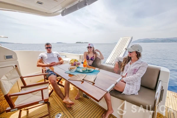 Azimut 43 - Yacht Charter Sailica