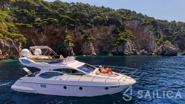 Azimut 43 - Yacht Charter Sailica
