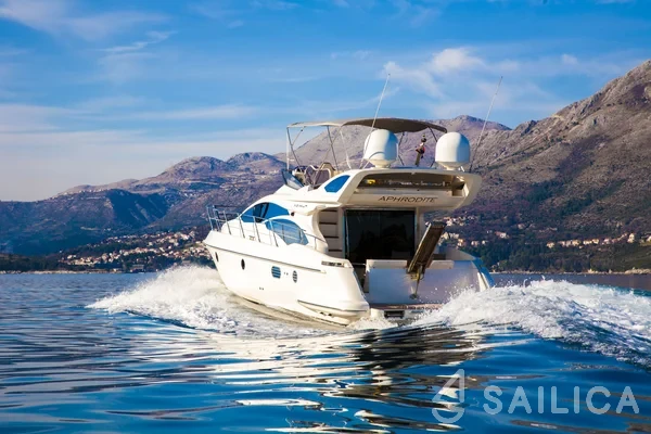 Azimut 43 - Yacht Charter Sailica