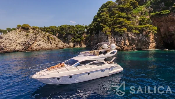 Azimut 43 - Yacht Charter Sailica