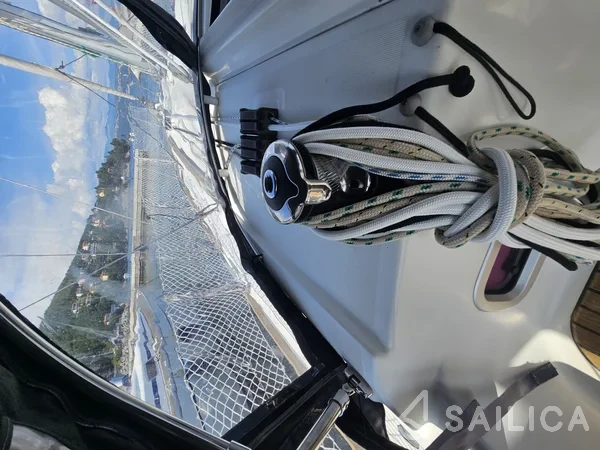 Oceanis 34 - Yacht Charter Sailica