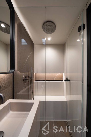 Sunreef 60 - Yacht Charter Sailica