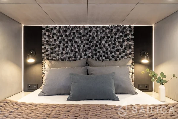 Sunreef 60 - Yacht Charter Sailica