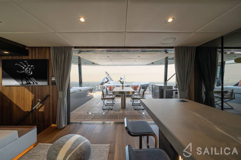 Sunreef 60 - Yacht Charter Sailica