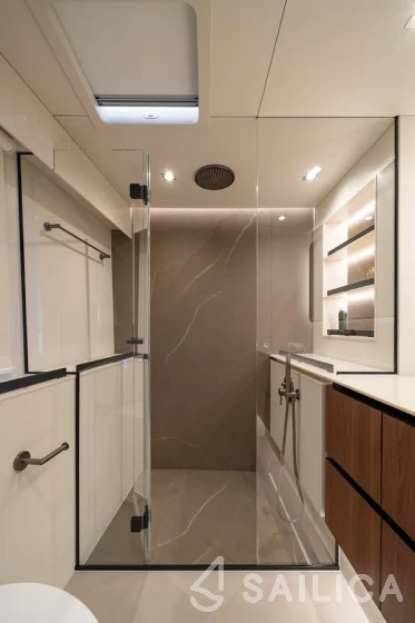 Sunreef 60 - Yacht Charter Sailica