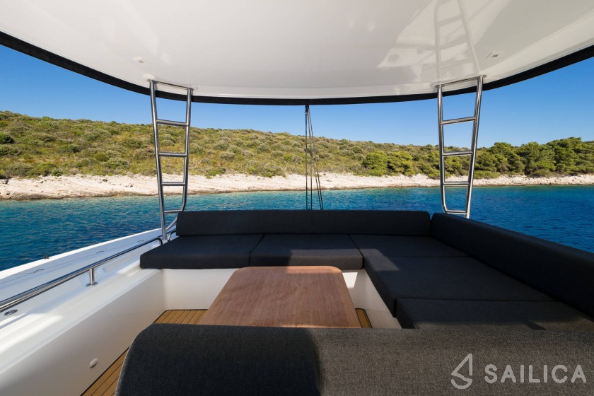 Lagoon 51 - Yacht Charter Sailica