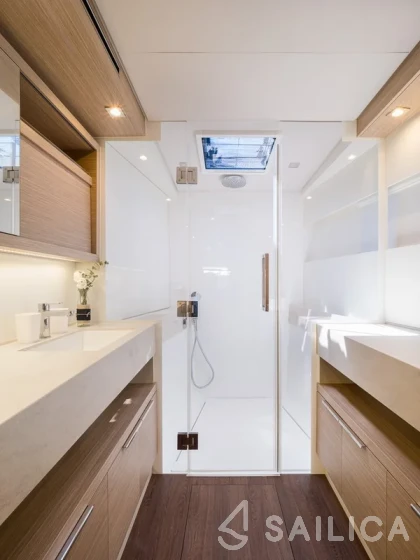 Lagoon 51 - Yacht Charter Sailica