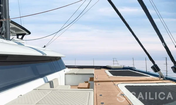 Sunreef 60 - Yacht Charter Sailica