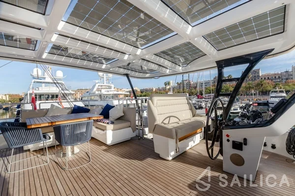 Sunreef 60 - Yacht Charter Sailica
