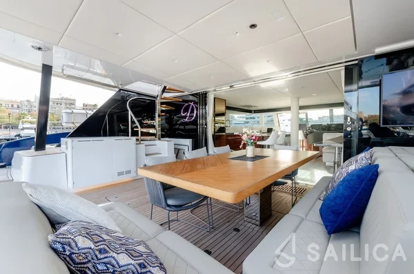 Sunreef 60 - Yacht Charter Sailica