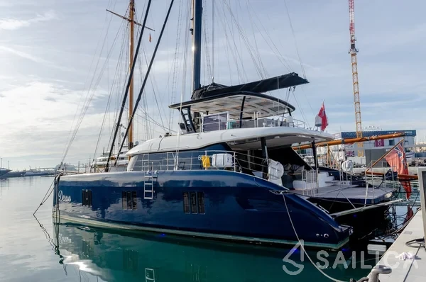 Sunreef 60 - Yacht Charter Sailica