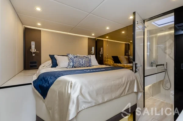 Sunreef 60 - Yacht Charter Sailica