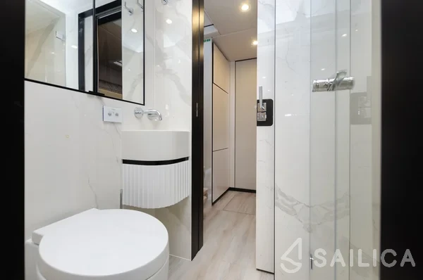 Sunreef 60 - Yacht Charter Sailica