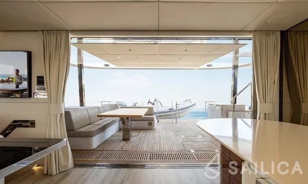 Sunreef 60 - Yacht Charter Sailica