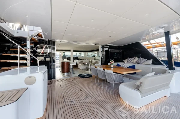 Sunreef 60 - Yacht Charter Sailica