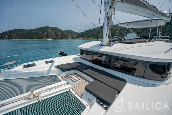 Lagoon 51 - Yacht Charter Sailica