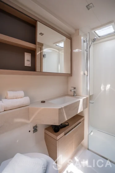 Lagoon 51 - Yacht Charter Sailica