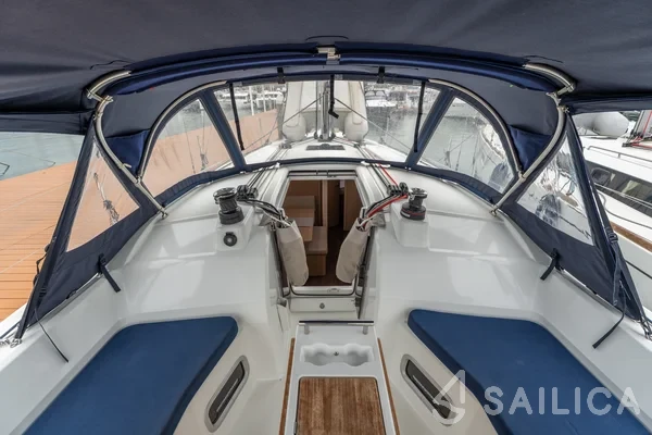 Oceanis 37.1 - Yacht Charter Sailica