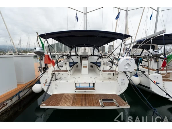 Oceanis 37.1 - Yacht Charter Sailica